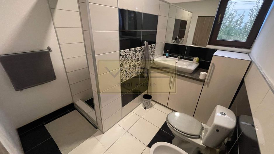 CASA 4 CAMERE- CURTE 1000MP - Ideal de locuit/ after school etc - Poză 5