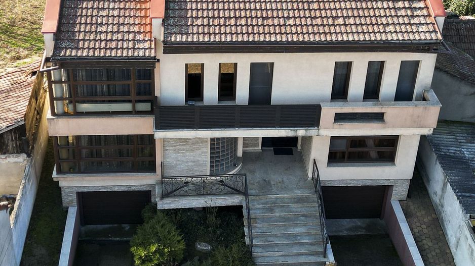 Vilă spațioasă cu 8 camere, Grădiște - Poză 27