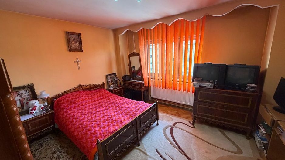 Apartament 2 camere, decomandat - zona Industriala (Sub Stadion) - Poză 1