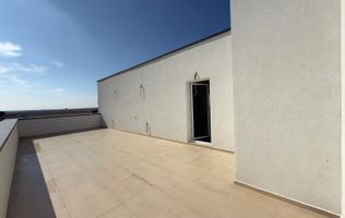 Disponibil imediat. Terasa 55 mp. Clima. Loc de parcare.