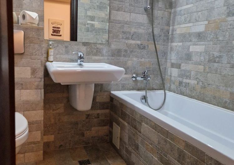 Inchirere 2 camere metrou Mihai Bravu, parcare subterana, negociabil - Poză 7