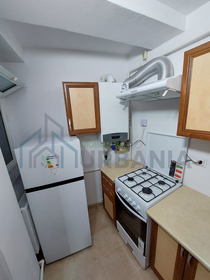 Apartament 3 camere, renovat complet, mobilat și utilat, lângă Colegiul Național „Mihail Sadoveanu”, Pașcani, cu pod pe toată suprafața - Poză 8