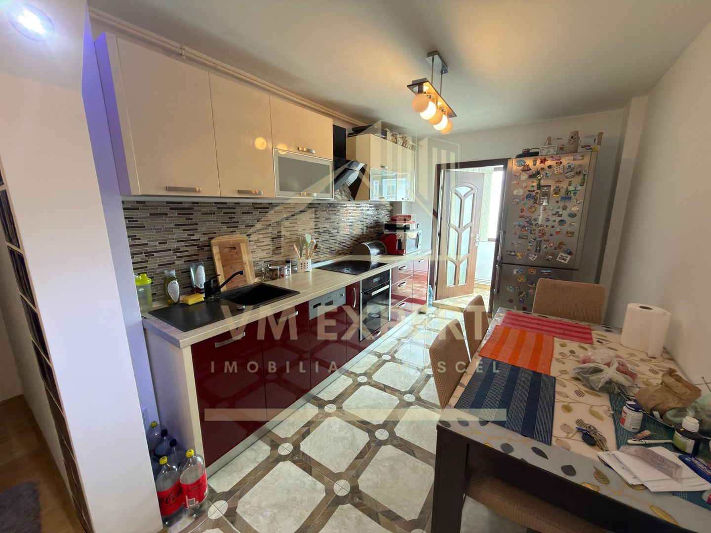APARTAMENT 3 CAMERE ETAJ 3 VIȘOI CAMPULUNG - Poză 9