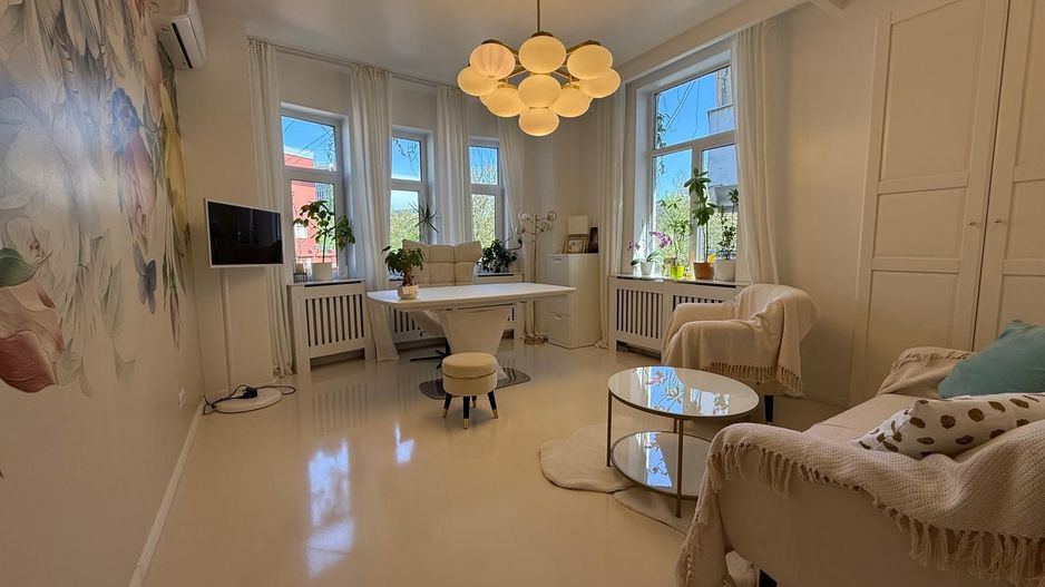 Apartament 4 camere în vilă I Cotroceni I Renovat complet I - Poză 1