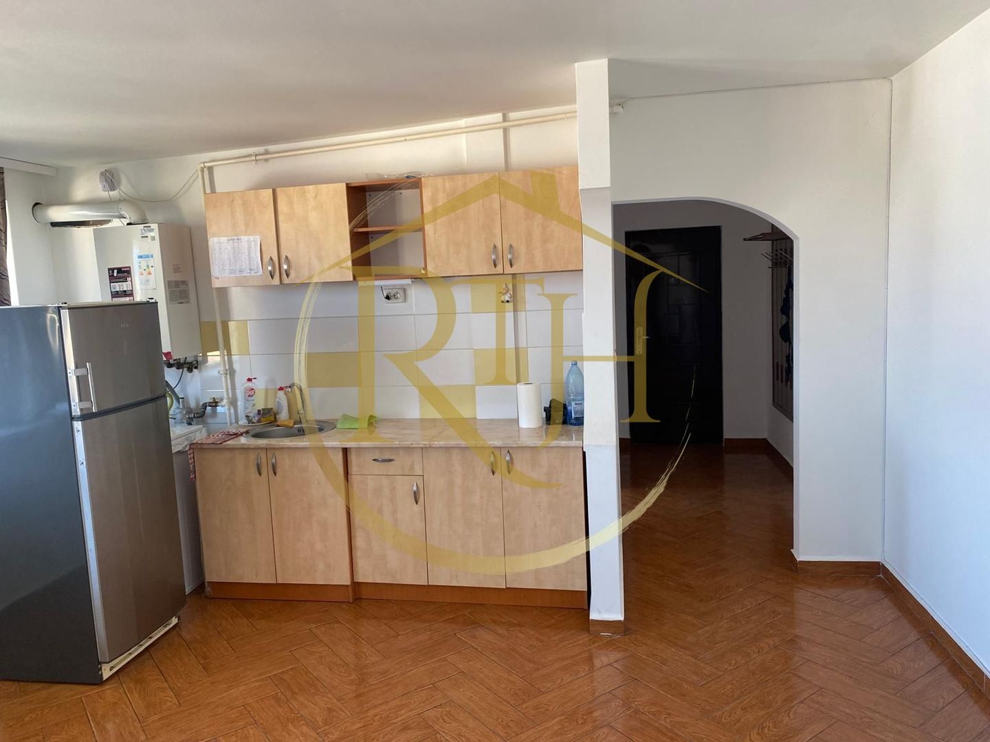 Oferim spre inchiriere ap cu 3 camere la mansarda in Girocului - Poză 2