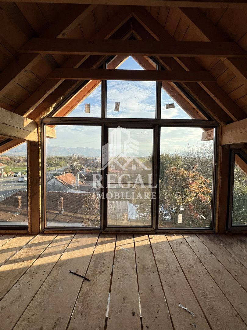 Casă spațioasă de vânzare în Ruși – pentru locuință sau investitie - Poză 16