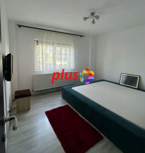 Apartament cu patru camere, zona Florilor/Craiter , 80 mp - Poză 3