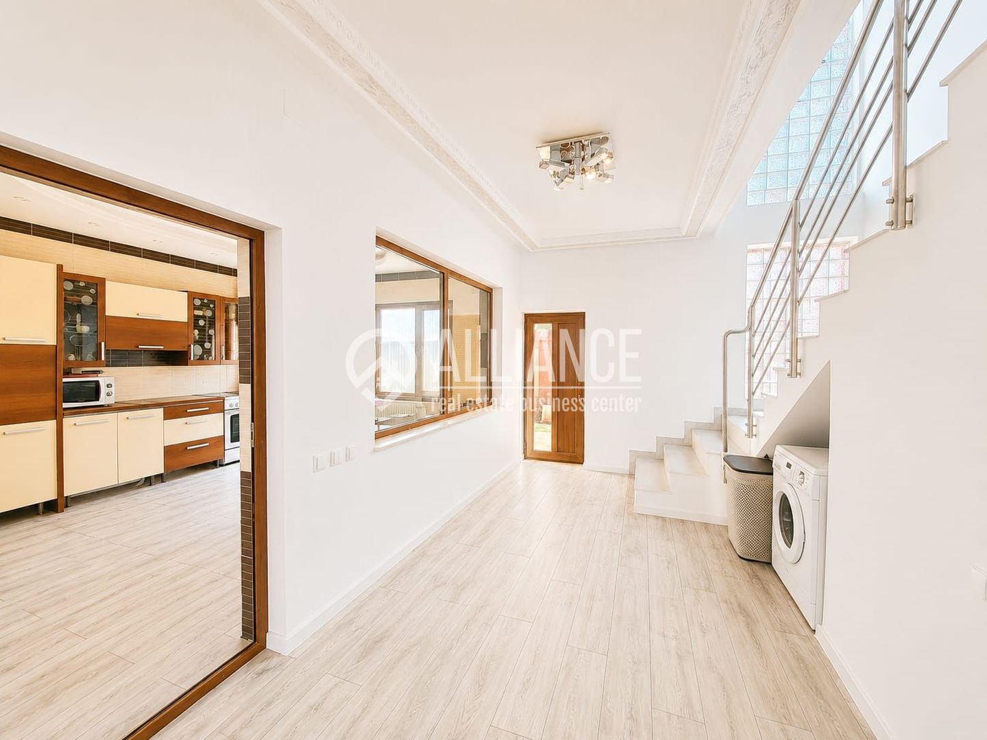 VALU LUI TRAIAN -Casa 6 Camere P+1+M 201 mp utili - Poză 8