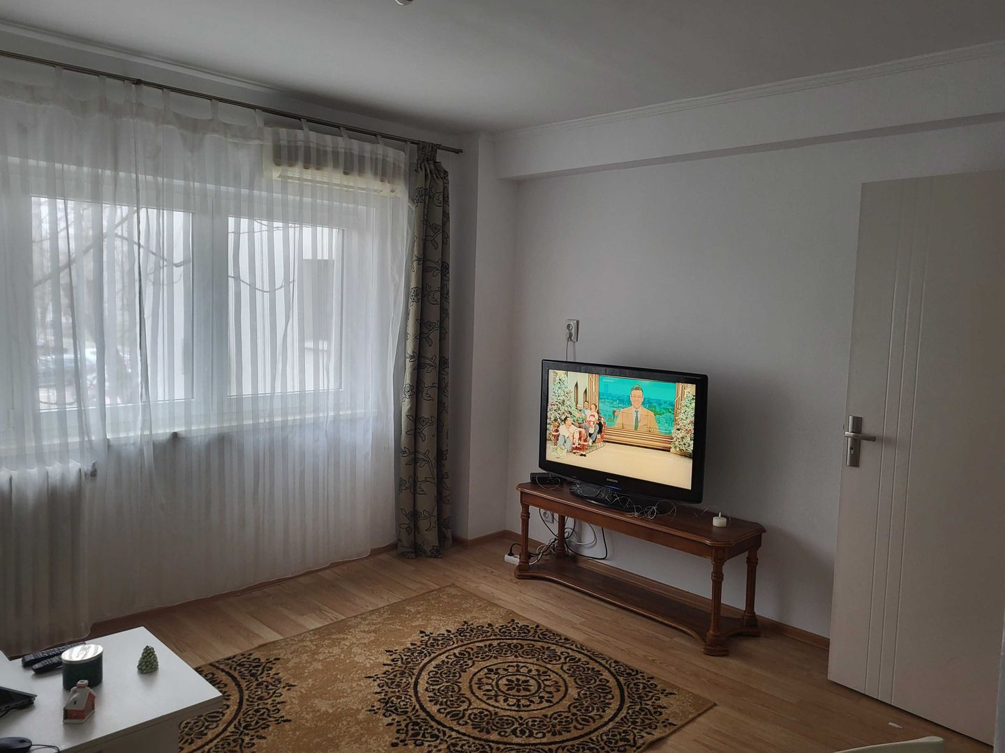 Închiriez apartament 2 camere, Mall Vitan, mobilat și utilat complet - Poză 4