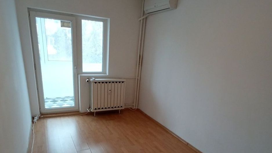 Închiriez apartament 3 camere nemobilat Str Avionului Sector 1 - Poză 5