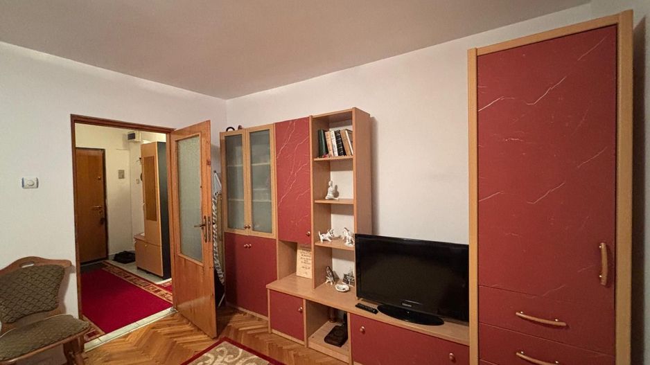 Aradului-Torontalului | 3 camere | Decomandat | Centrala Proprie | 2 bai - Poză 2