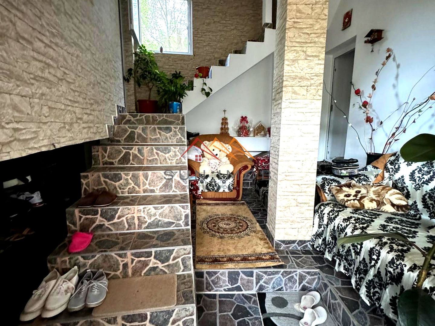 Casa 4 camere, anexe, recent renovata, foisor, teren 781mp, Izvoru, DB - Poză 8