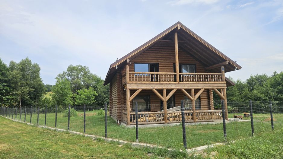 Chalet din busteni cu vedere panoramica spre Muntii Fagaras Tocile - Poză 2