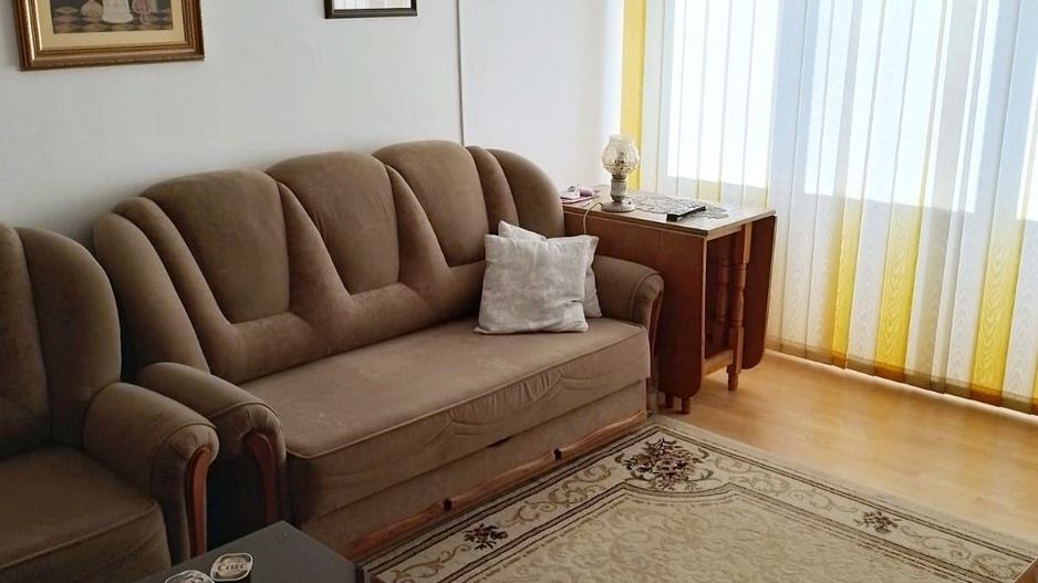 Apartament cu 3 camere, decomandat, zona Republicii - Poză 1