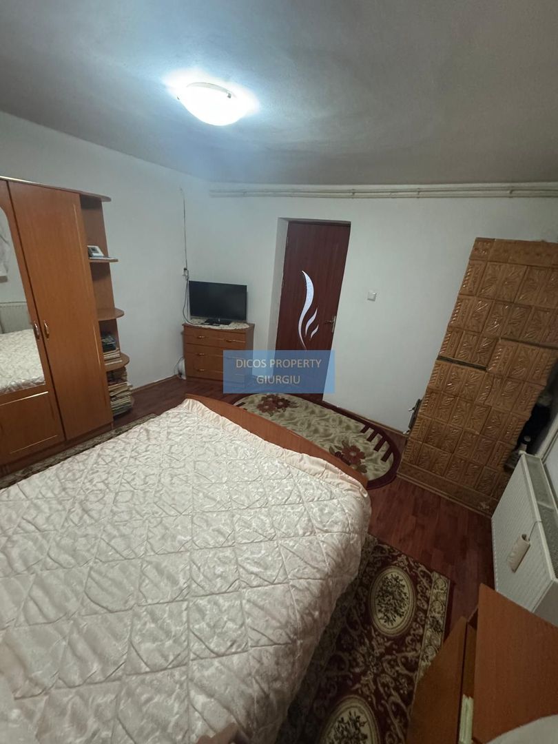 Casă de vânzare pe strada Sabarului - Poză 2