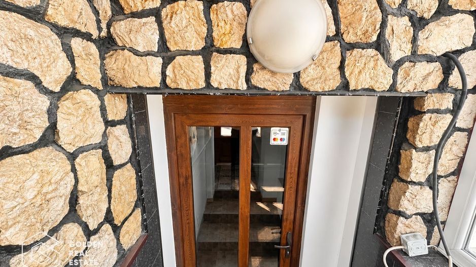 Spatiu pretabil salon infrumusetare, cabinet, 8 camere, Boul Rosu, 200mp - Poză 17