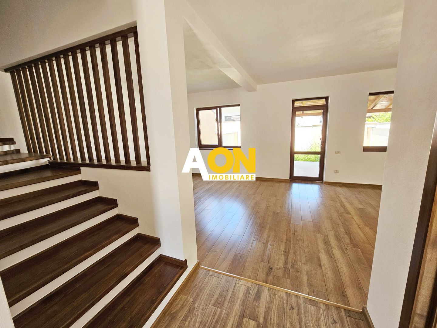 Casa tip insiruit, 4 camere, 2 bai, finisata la cheie, Cetate - Poză 1