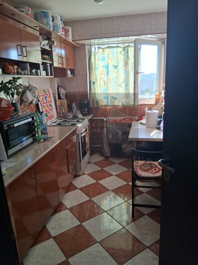 OCAZIE 3 CAMERE METROU GORJULUI - Poză 16