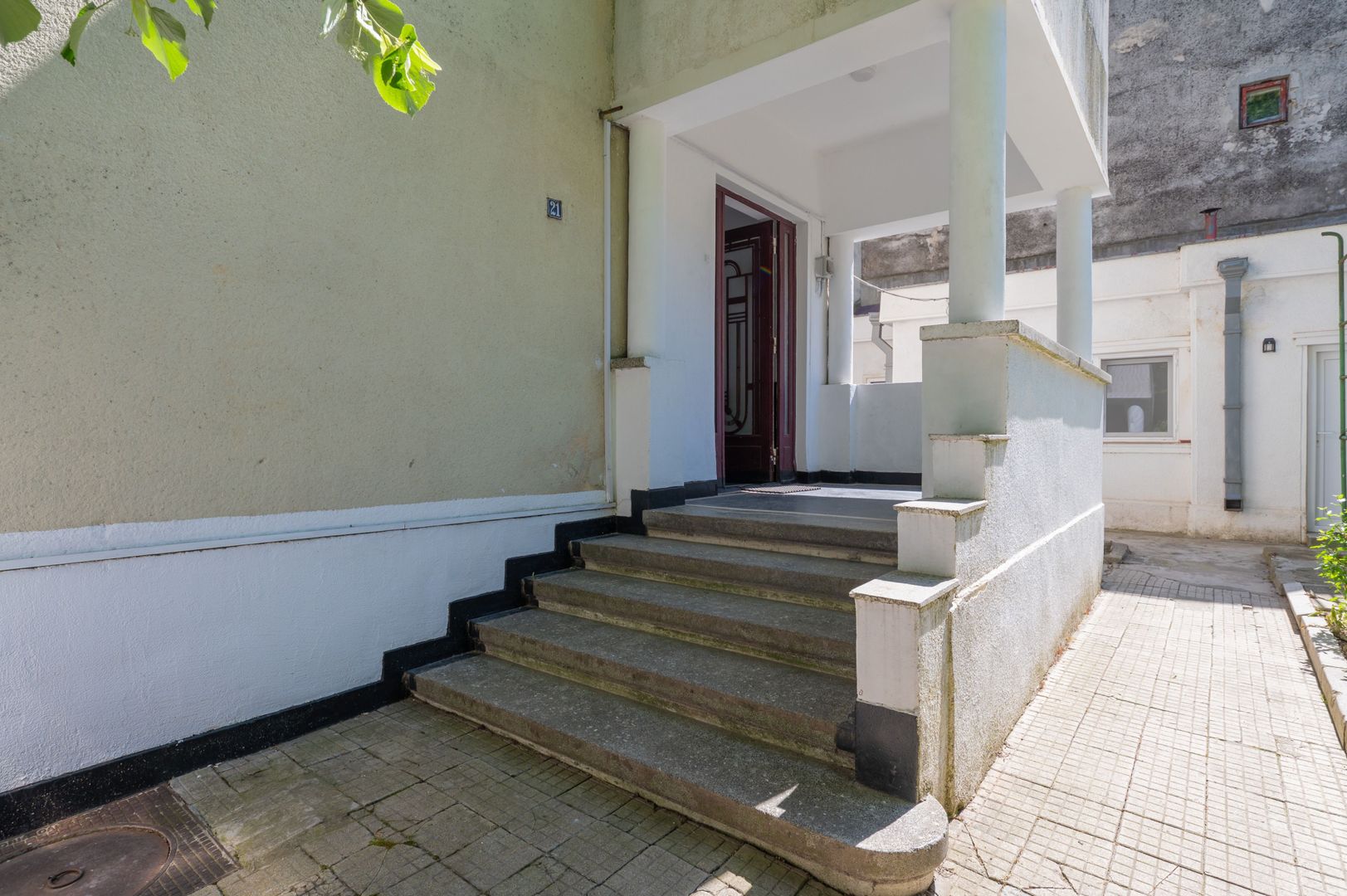Raritate | Casa Căsătoriilor | Apartament în vilă, curte, 2 garaje! - Poză 8