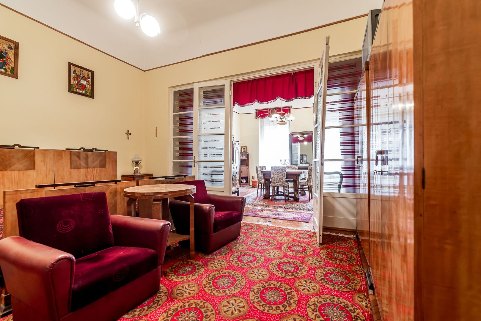 Apartament 3 camere, etaj 1, ultracentral (clădire cu 4 apartamente) - Poză 2