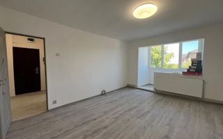 Ap 2 cam| Renovat integral | Etaj Intermediar | Shopping City | Turist - Poză 1