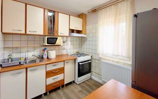 Apartament 2 camere, modernizat, Podgoria - Poză 1
