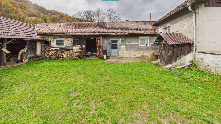 Casă renovată în localitatea Lazuri, Arad - Poză 16