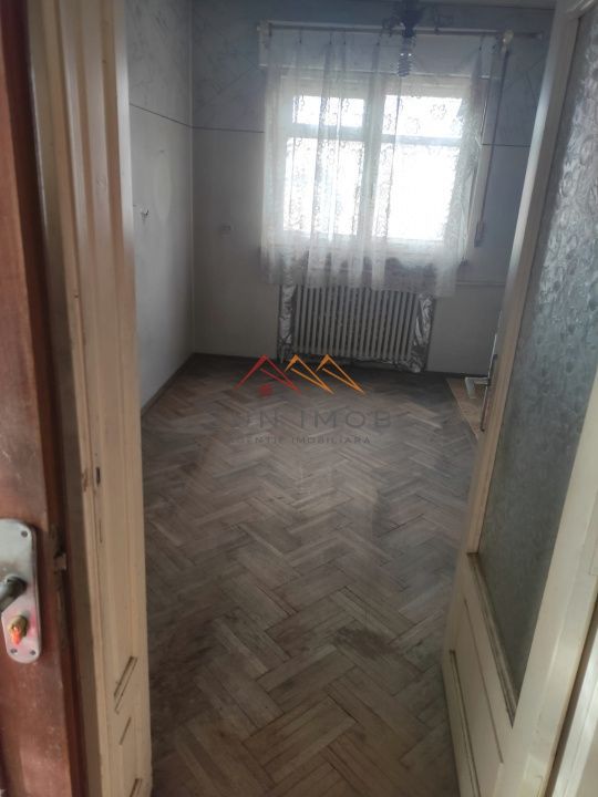 Casa D+P+E, an 1980, teren 285 m2, zona foarte buna, Campina, Prahova - Poză 5