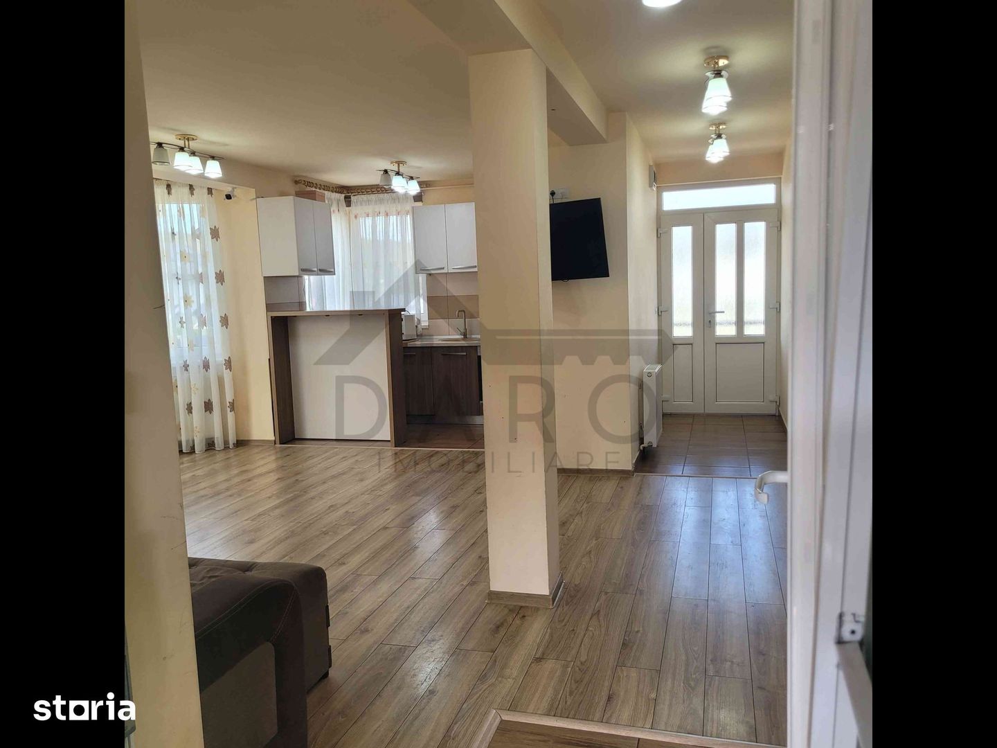 Casă Livezeni 815 mp teren, casa primitoare ,la doar 5 minute de oraș. - Poză 2