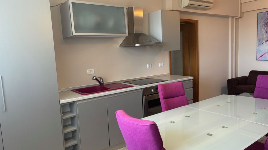 Apartament mobilat cu parcare subterana si lift - Poză 4