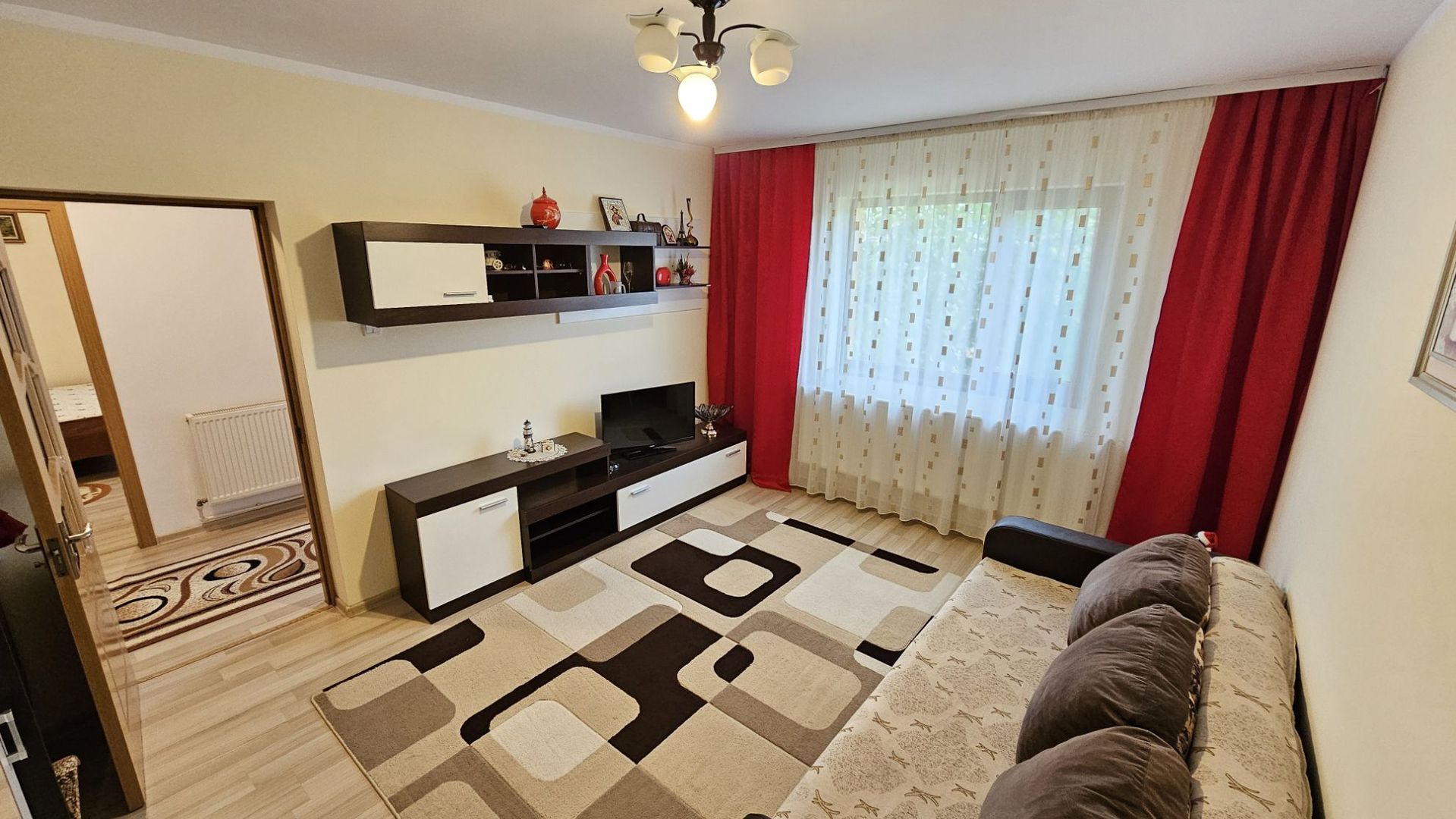 CASĂ individuală  P+M, teren 600 mp, zona M.Grecilor; - Poză 2