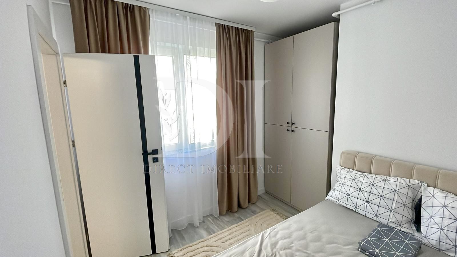 Apartament 3 camere de vanzare /  Zona Stadionului / Floresti - Poză 11