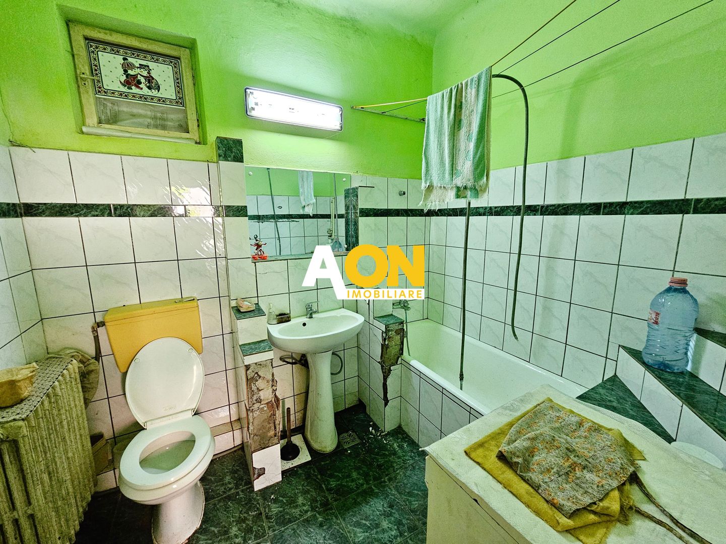 Casa veche, 5 camere, 287 mp teren, zona Prefectura. Necesita renovare - Poză 12