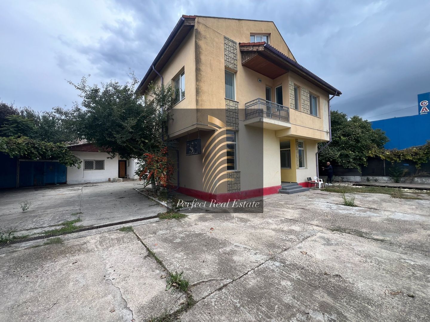 De închiriat în exclusivitate – clădire multifuncțională - Poză 1