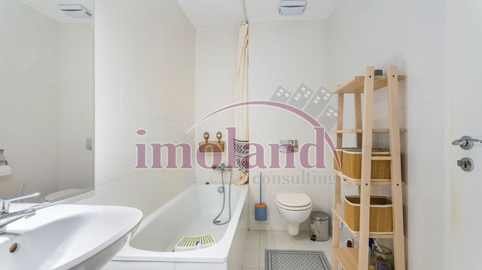 Vanzare - Apartament 3 camere- ULTRACENTRAL - Complex Delea Veche 24 - Poză 17