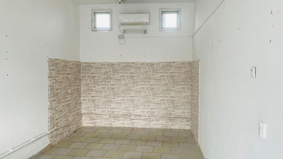 Spatiu comercial la soseua principala, Zimandul Nou - Poză 4