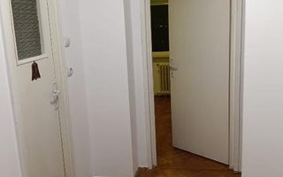 Vând apartament cu 3 camere zona centrala - Poză 12