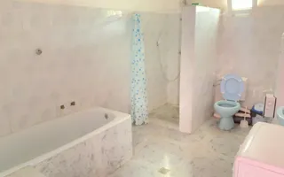  Casa cu teren generos de 1084 mp in centrul comunei Pischia, strada principala - Poză 17