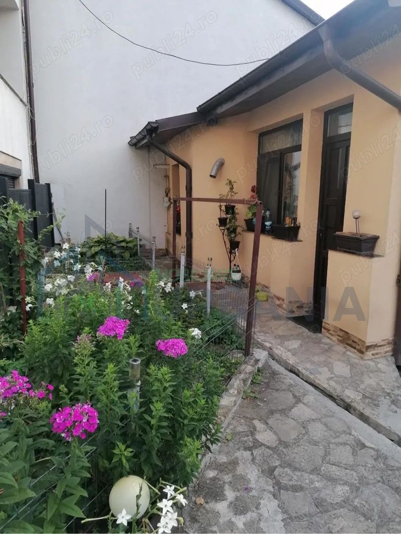 Casă cu 4 camere, ultracentrală Iași, 305 mp teren - Poză 3