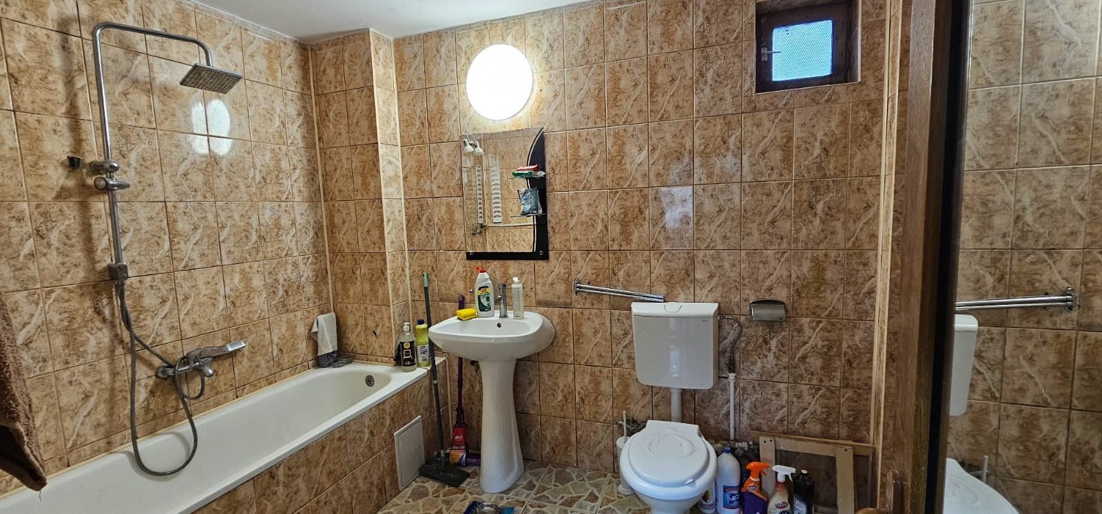 Casa centrala, recent reconsolidata – Strada Traian, Galati - Poză 9