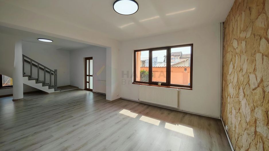 Vilă Individuală cu o curte generoasa zona Aparatorii Patriei - Poză 25