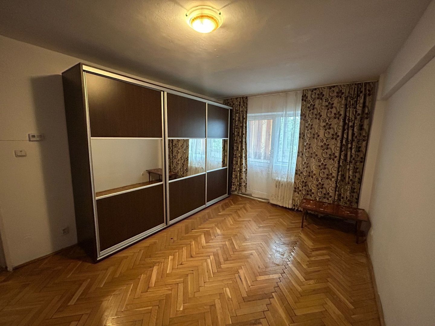 Apartament 2 camere, etaj 3 - zona Cetate - Poză 3