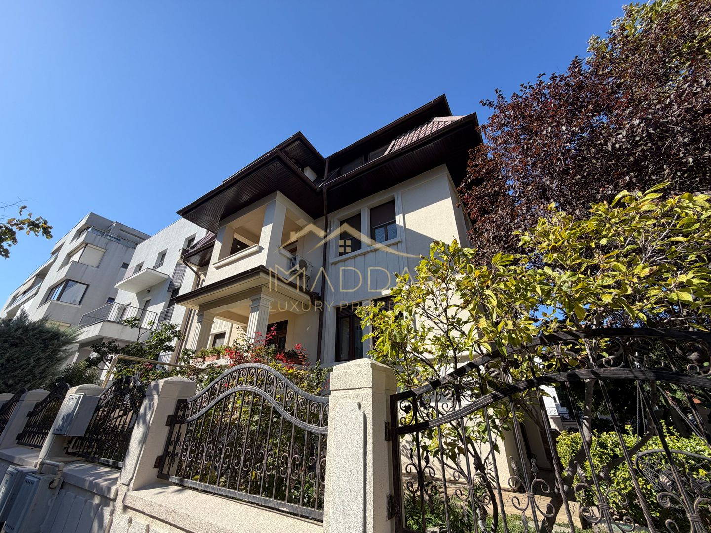 Apartament de inchiriat /4 camere in vila *153mp* +parcare / Dorobanti Capitale - Poză 1