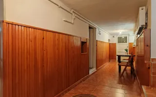 Casă individuală cu 3 camere, curte , în Sibiu, zona Lupeni - Poză 12
