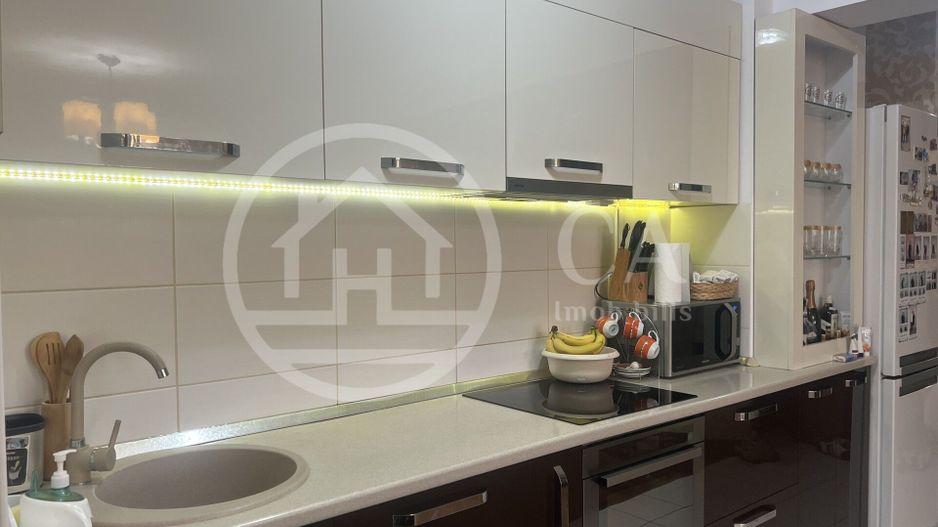 Apartament cu 3 camere de vanzare in Prima Nufarul Oradea - Poză 3