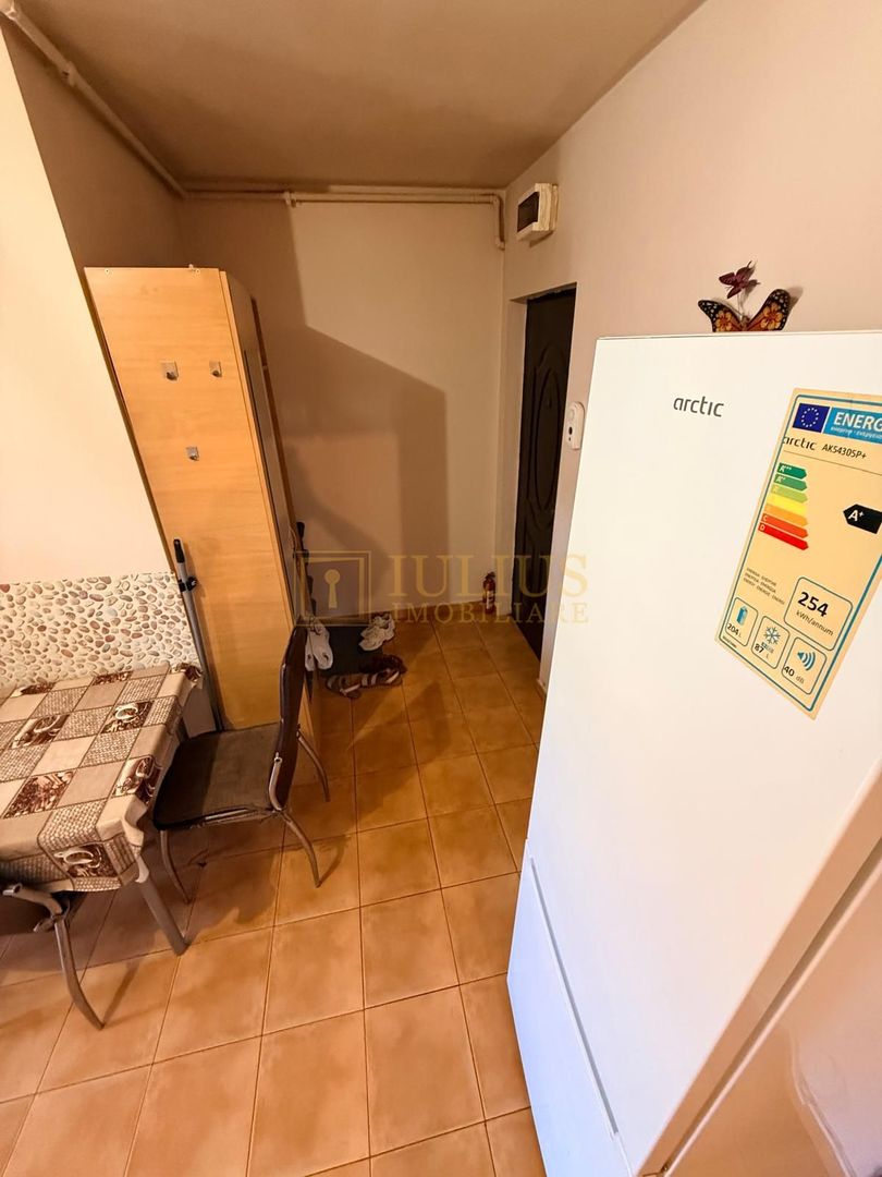 2 dormitoare| mansarda inalta| Dambovita langa Lidl| - Poză 8