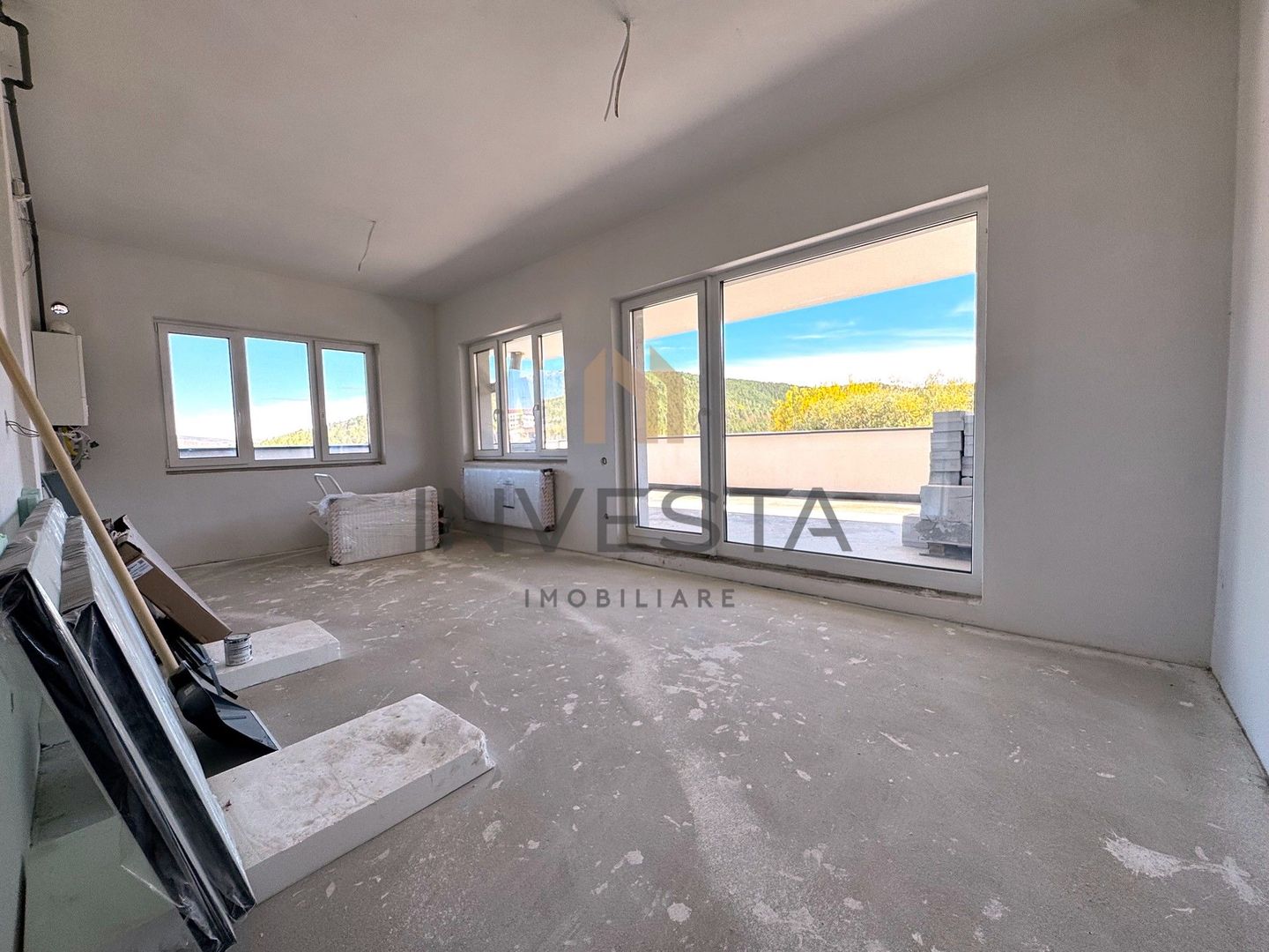 Apartament 3 camere si terasa de 84 mp cu vedere spre padure, Floresti - Poză 1
