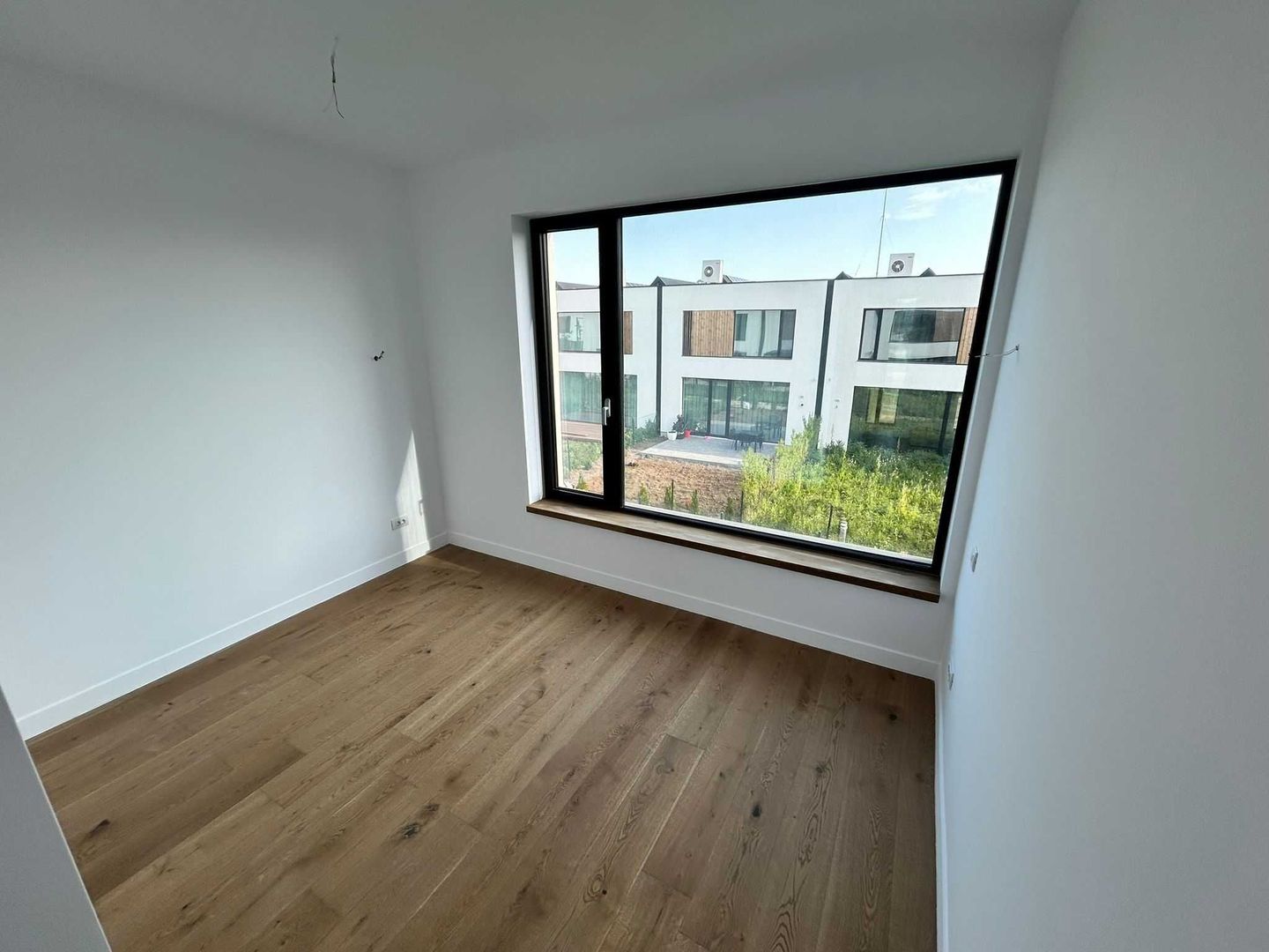 Casa de vanzare 3 camere Amber Forest Tunari - Poză 7