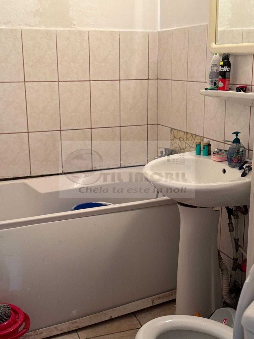 Închiriez apartament cu 2 camere Podu Ros 400 euro - Poză 7