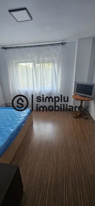 3 decomandate, etaj 3/4, centrala, 1 Mai - 400 Euro - Poză 2